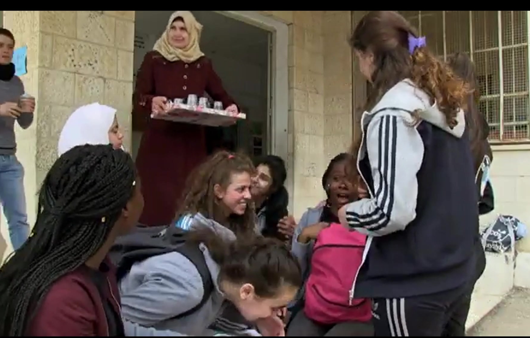 Documentary still from Je joue, je rencontre le monde